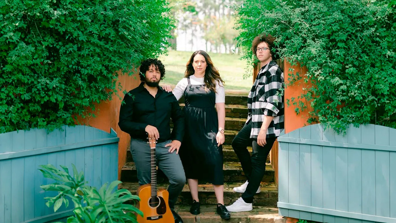 video-section-banner-image