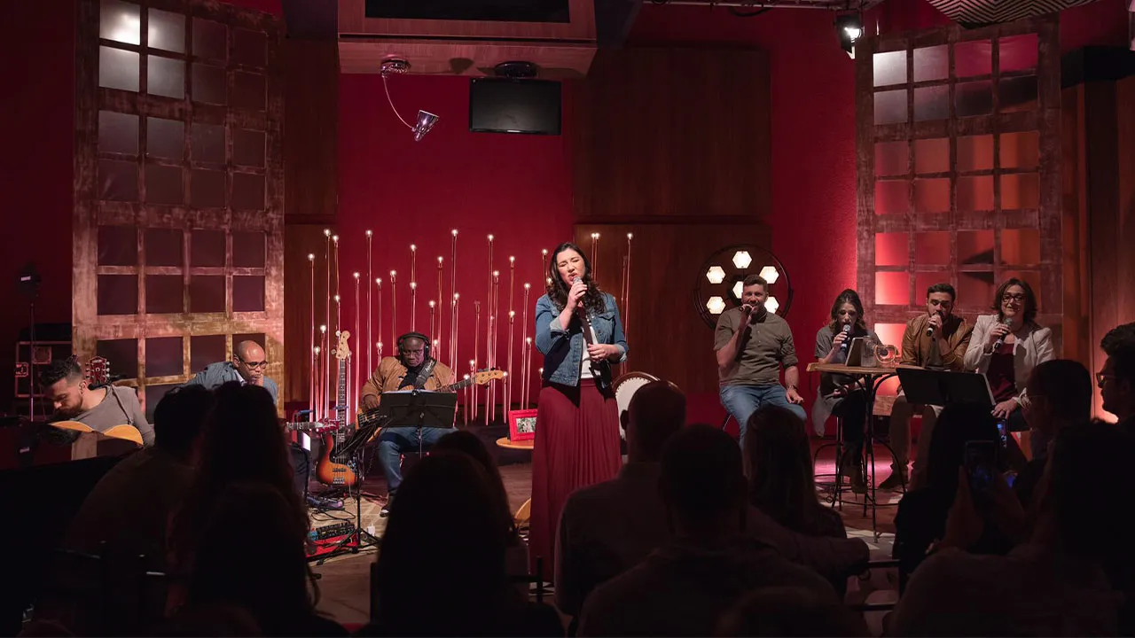 video-section-banner-image